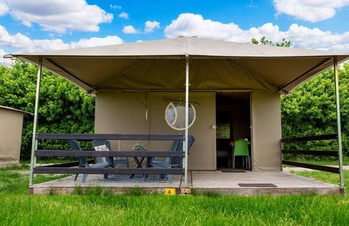 Genderen House | Cosy tent lodge in Genderen with garden