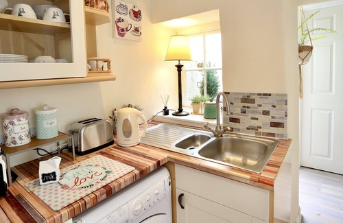 Crickhowell Cottage | Cosy Welsh Cottage - 1 min walk from town centre