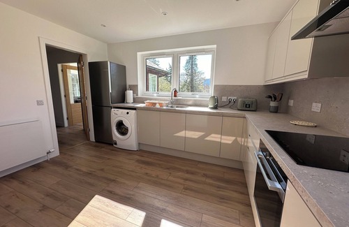 Onich Cottage | Cosy yet spacious Highland Hideaway for 6