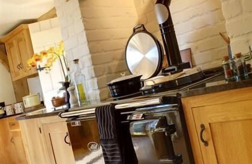 Beckford Cottage | Cotswolds luxury family friendly oak framed cottage with fab interior style