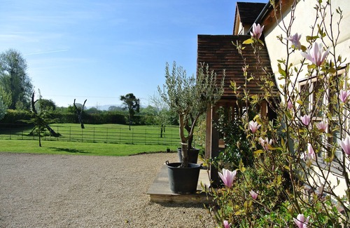 Beckford Cottage | Cotswolds luxury family friendly oak framed cottage with fab interior style