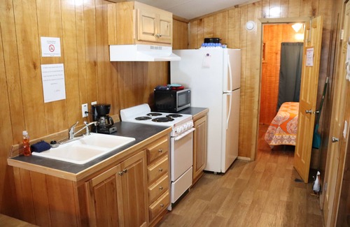 Holladay Cottage | Cottage #17, Kentucky Lake, Great Fishing, Camden TN, Birdsong Marina