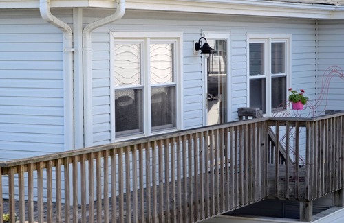 Topsail Beach House | COTTAGE- 3 bedroom, 2 bath, renovated, super clean, across street from beach