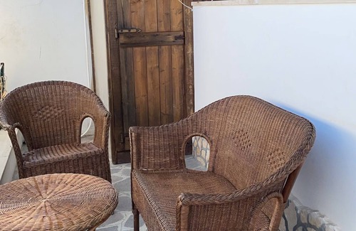 Centro Giano Cottage | Cottage 30 steps from the sea