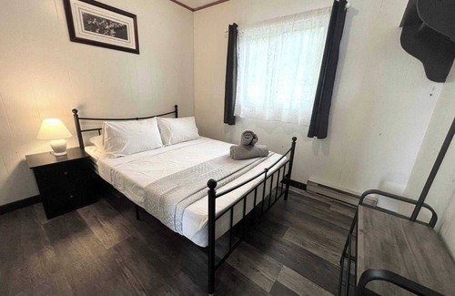 Carling Cabin | Cottage #7 - 2 Bedroom - Katawoda Cottages