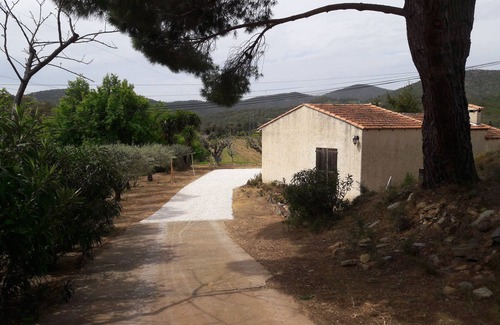 Bormes-Les-Mimosas House | Cottage (88m2) surrounded by vineyards. located 6 km from the sea