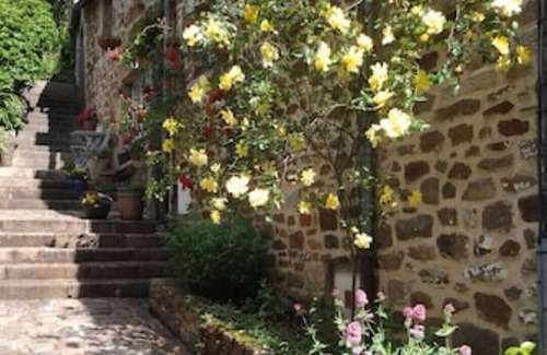 Dinan Cottage | Cottage Albertine- In A Garden Setting With Views Over The Rooftops Of Dinan