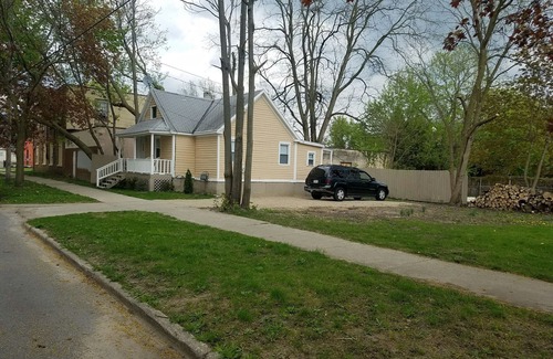 Grand Rapids House | Cottage Bungalow in Downtown Grand Rapids, MI