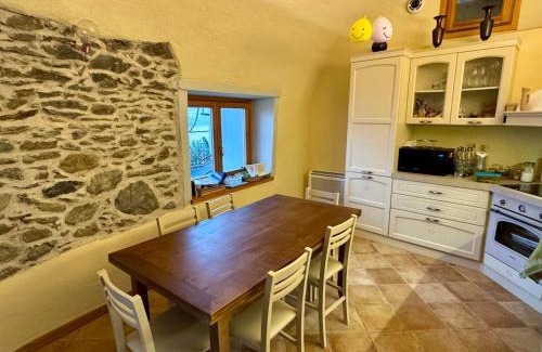 Bellano Apartment | Cottage by the pool with stunning lake view