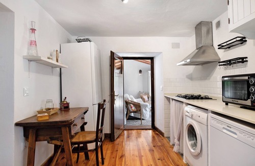 Facinas House | Cottage 'Casa De Los Pintores' with Private Pool, Wi-Fi and Air Conditioning