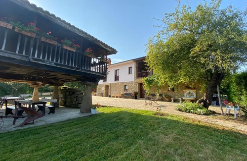 Santa Marina de Oblanca Cottage | Cottage Casona de Latores