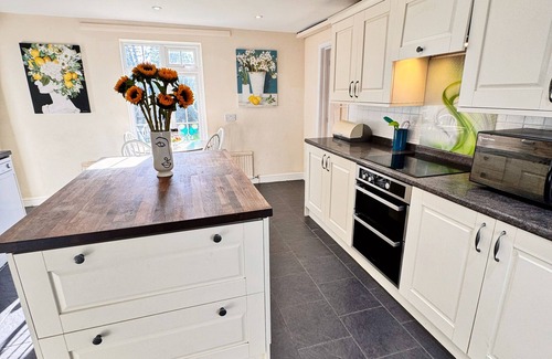 Ravensden Apartment | Cottage. Comfy, luxury, Rural.