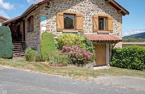 Sauvain Cottage | Cottage for 6 with fireplace in Hautes Chaumes