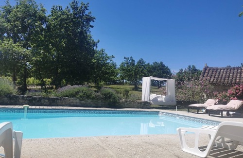 Pons House | Cottage 'Gite De Caractère, Piscine Et Vue' with Private Pool, Private Terrace and Wi-Fi