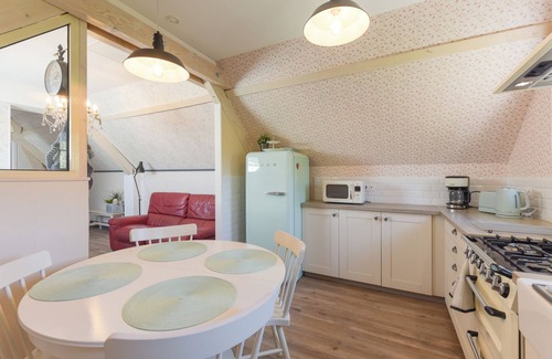 Lagarde House | Cottage 'Gîte De La Douloustre' with Mountain View, Private Terrace and Air Conditioning