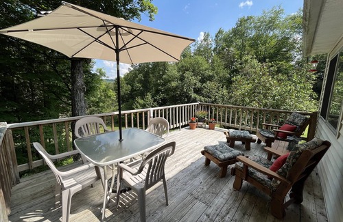 Mount Vision House | Cottage House Convenient to all tournaments, great getaway, Foosball