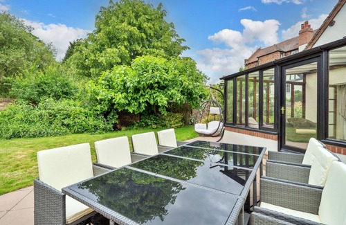 Bridgnorth Cottage | Cottage in Bridgnorth with Hot Tub & Garden