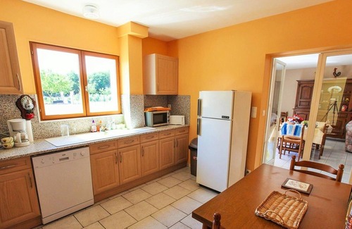 Saint-Laurent-de-Lin Cottage | Cottage in Saint-Laurent-de-Lin with garden