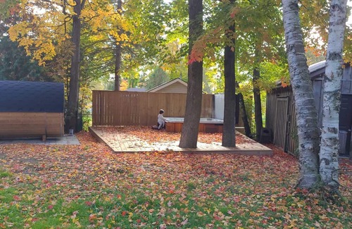 Central Huron Cottage | Cottage in Private Community with Hot Tub & Sauna. Perfect for big groups!