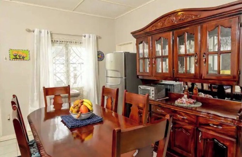 Lacovia Cottage | Cottage in the country with a mountain view