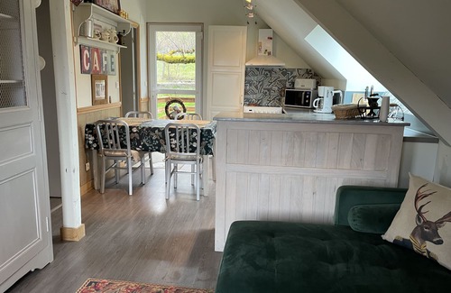 Buhl Cottage | Cottage in the forest with heated pool from May to October