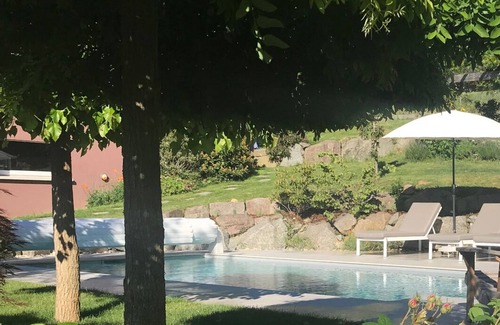 Buhl Cottage | Cottage in the forest with heated pool from May to October