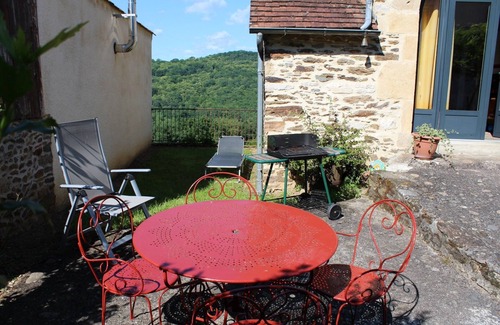 Gagnac-sur-Cere Cottage | Cottage in the heart of the hamlet of Felzines with free WI FI