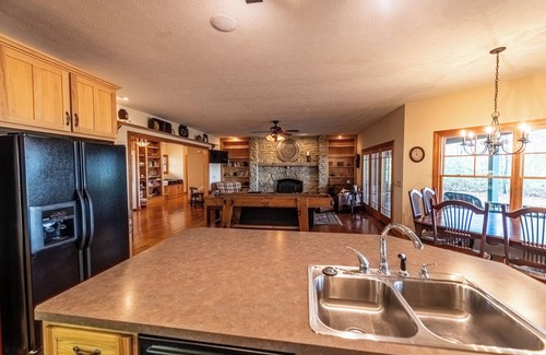 Cuba Cabin | Cottage in the Woods - Farm Style