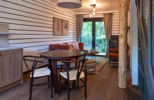Maubray House | Cottage in Tournai with Forest View