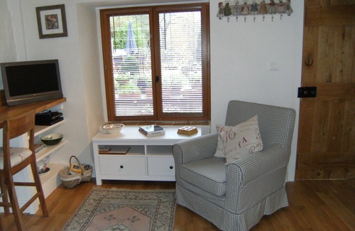 Dinan Apartment | Cottage Jasmine- In A Garden Setting With Views Over The Rooftops Of Dinan