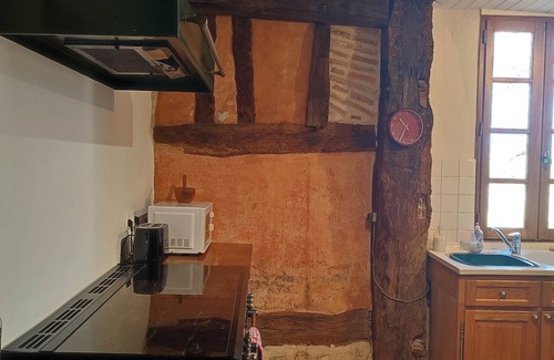 La Roche-Chalais Cottage | Cottage 'La Lavande - Perigord Vert' with Private Garden and Wi-Fi