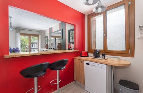 Gincla Cottage | Cottage 'Le Boisset' with Mountain View, Private Terrace and Wi-Fi