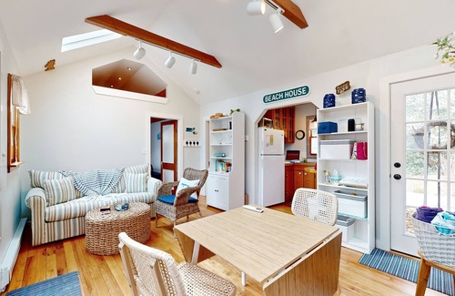 Eastham Cottage | Cottage near Cape Cod National Seashore with firepit, grill, kitchenette, & AC