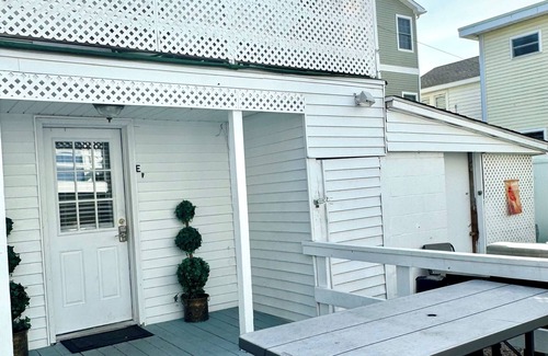 Wildwood Cottage | Cottage near the Coast!