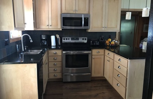 Bellaire House | Cottage on Lake Bellaire July and Aug Openings
