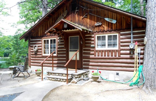 Mayfield Cottage | Cottage on Spider Lake, Private Lakefront in Peaceful Setting