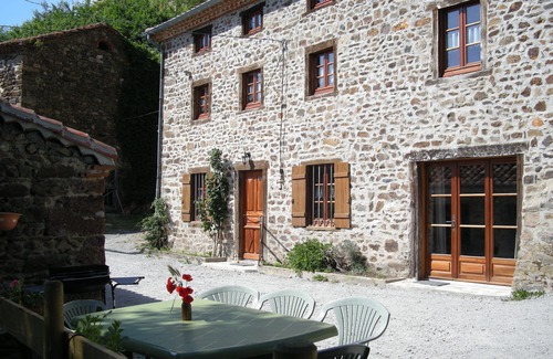 Mazeyrat-Aurouze House | Cottage on the edge of the forest and near the gorges of the allier