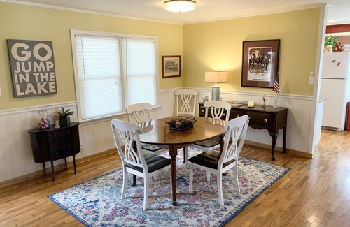 Piney Cottage | Cottage -Private Hot Tub, Fire Pit, Covered Deck, 20 steps from Lake Hamilton
