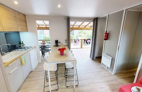 Cabrieres-dʼAigues House | Cottage Provence - 33m² - 3 bedrooms (5 adults and 1 child) 5 to 6 persons - 5 pers. included in the price