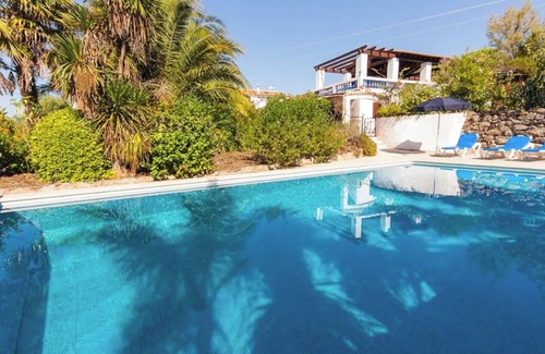 Farta Vacas Cottage | Cottage "Quinta das Achadas - Bouganvillea" with Pool, Wi-Fi, Terrace & Garden