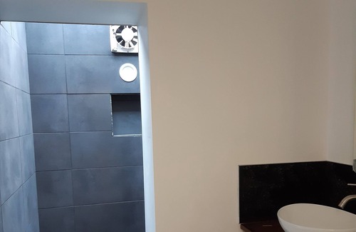 Yahl Cottage | Cottage - renovated with lounge, bedroom, bathroom and kitchenette