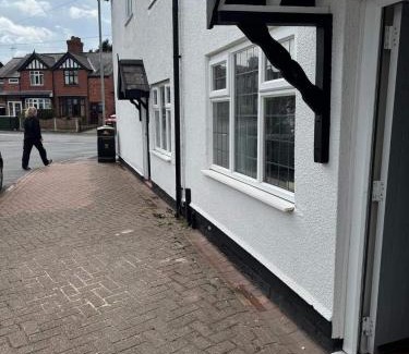 Middlewich House | Cottage - Sleeps 4 - Pets Ok - Patio - Parking