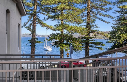 Manly Apartment | Cottage-style Unit on Manly Beach