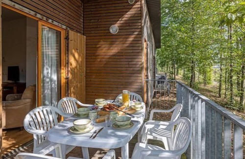 Eppe-Sauvage Cabin | Cottage traditionnel près du lac, Terrasse privée!