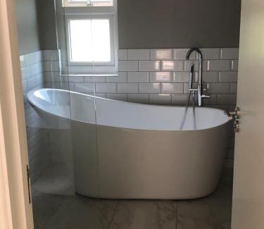 Farnham Apartment | Cottage with Heated Indoor PoolTennis Court- 2142