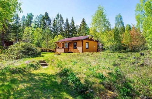 Kristinehamn House | Cottage with lake view over Lake Kväggen