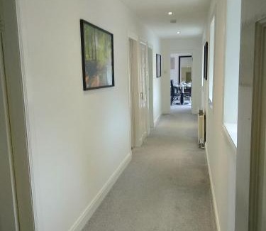 Shotts House | Cottage with Panoramic Views