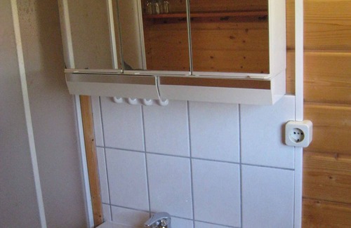 Putbus Cottage | Cottage with terrace and garden