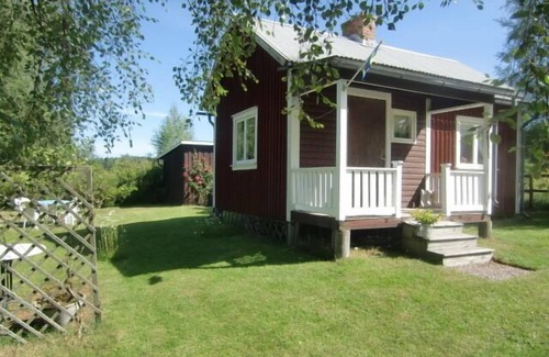 Saffle Cottage | COTTAGE WITH WONDERFUL LOCATION AT LAKE VÄNERN