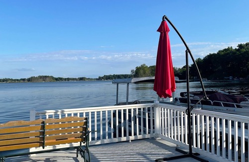 Delton Cottage | Cottages available on Crooked Lake.